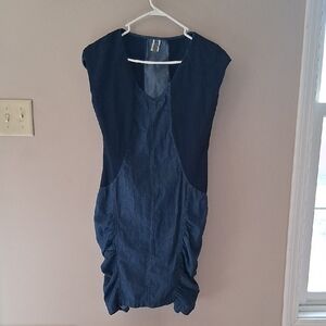 XCVI JEAN DRESS SIZE MEDIUM